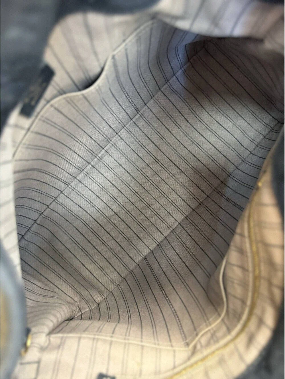 Louis Vuitton bag very